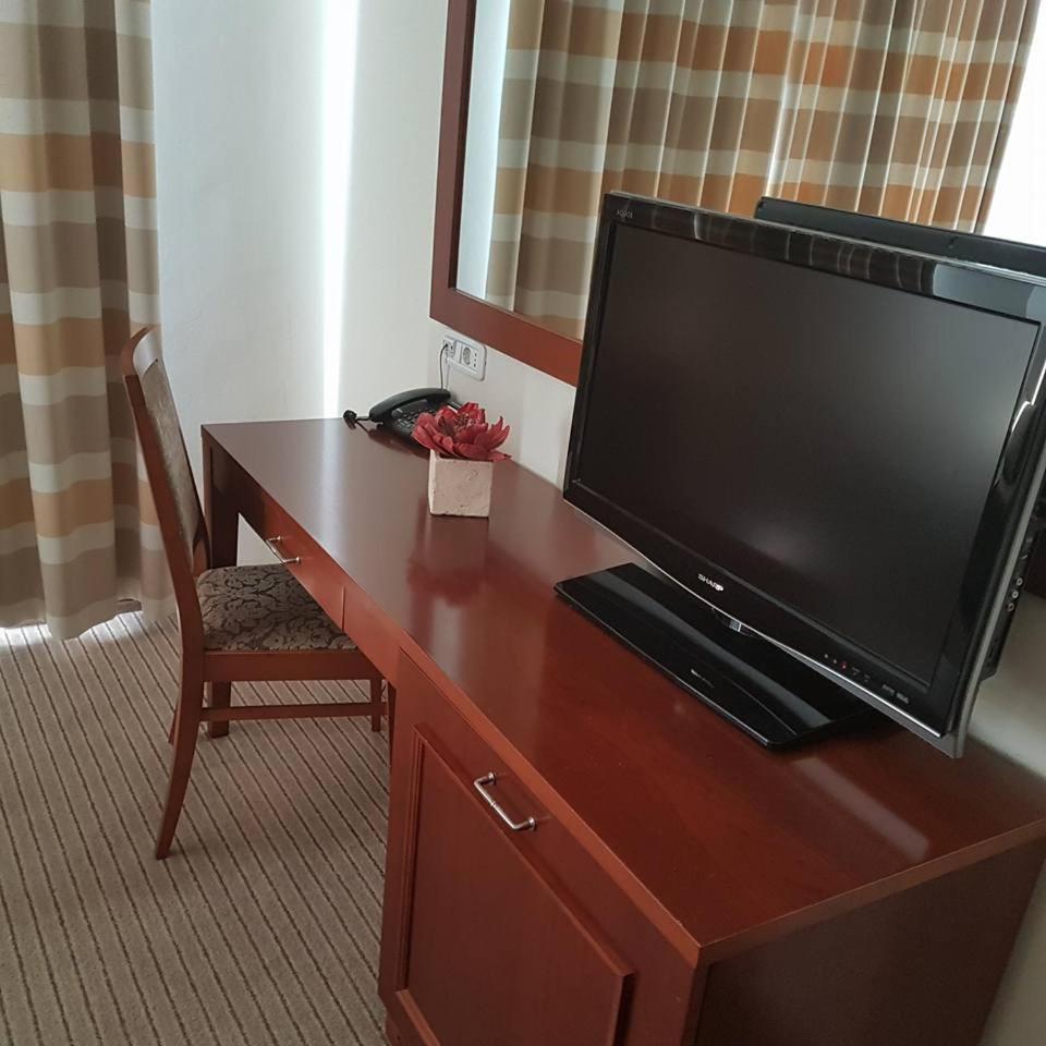 Hotel Cateski Dvorec Catez ob Savi Luaran gambar