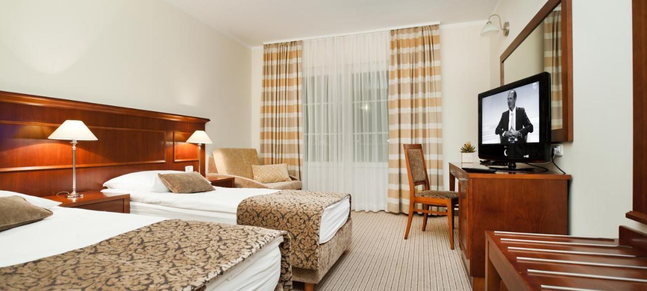 Hotel Cateski Dvorec Catez ob Savi Luaran gambar